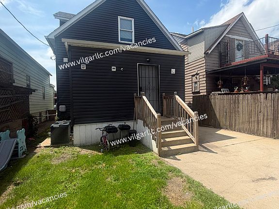 2nd image of 4023 Deodar St #2F