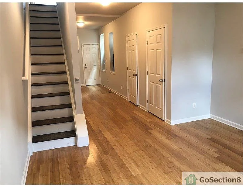 2421 N Gratz St photo 1
