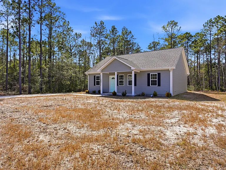 1040 Beaufort Rd — Photo 2