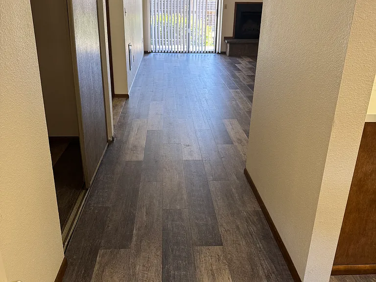 THE FORUM APARTMENTS — Photo 2