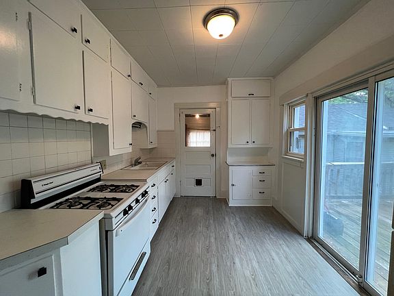 2nd image of 5400 Randolph St #1