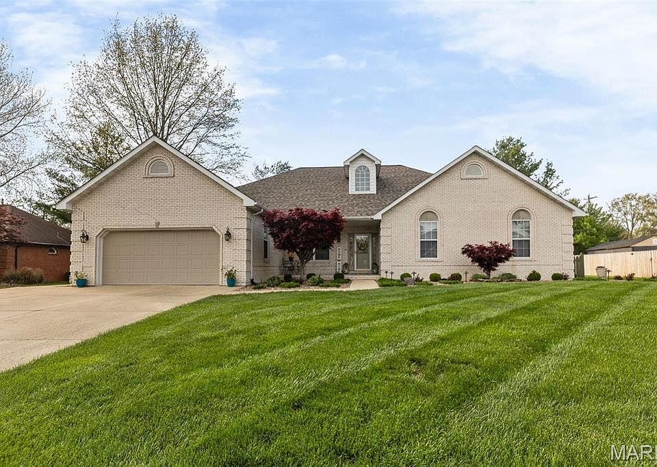 1st image of 1821 Creekside Dr