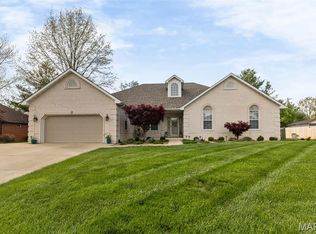 1821 Creekside Dr, Swansea, IL 62226