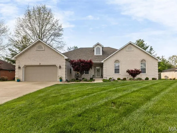 1821 Creekside Dr, Swansea, IL 62226