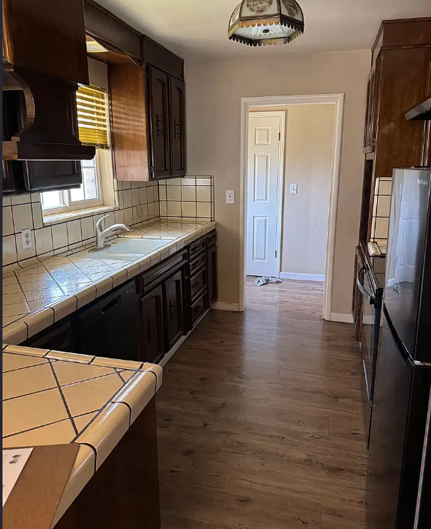Charming Single-Story Home with Spacious Backyard in Manteca! — Photo 3