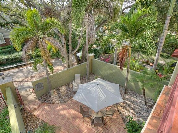 4th image of 4907 Bayshore Blvd Unit 123