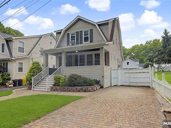 126 Genesee Ave, Teaneck, NJ 07666