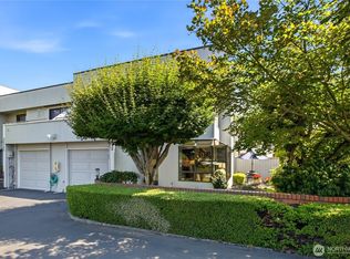 22352 6th Ave S #2, Des Moines, WA 98198