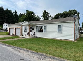45 Henry St, Waynesville, NC 28786
