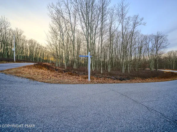 2342 Blue Spruce Dr, Hazleton, PA 18202