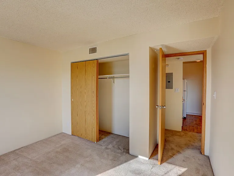 Americana Lakewood Apartments — Photo 23