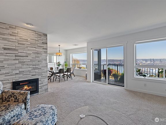 4th image of 525 Broadway #303