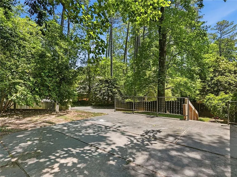 1111 N Valley Dr — Photo 35