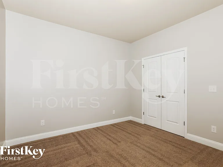 1000 Yorkshire Dr — Photo 12
