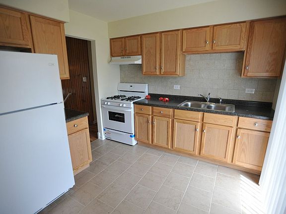 2nd image of 3631 Glynwood Ln