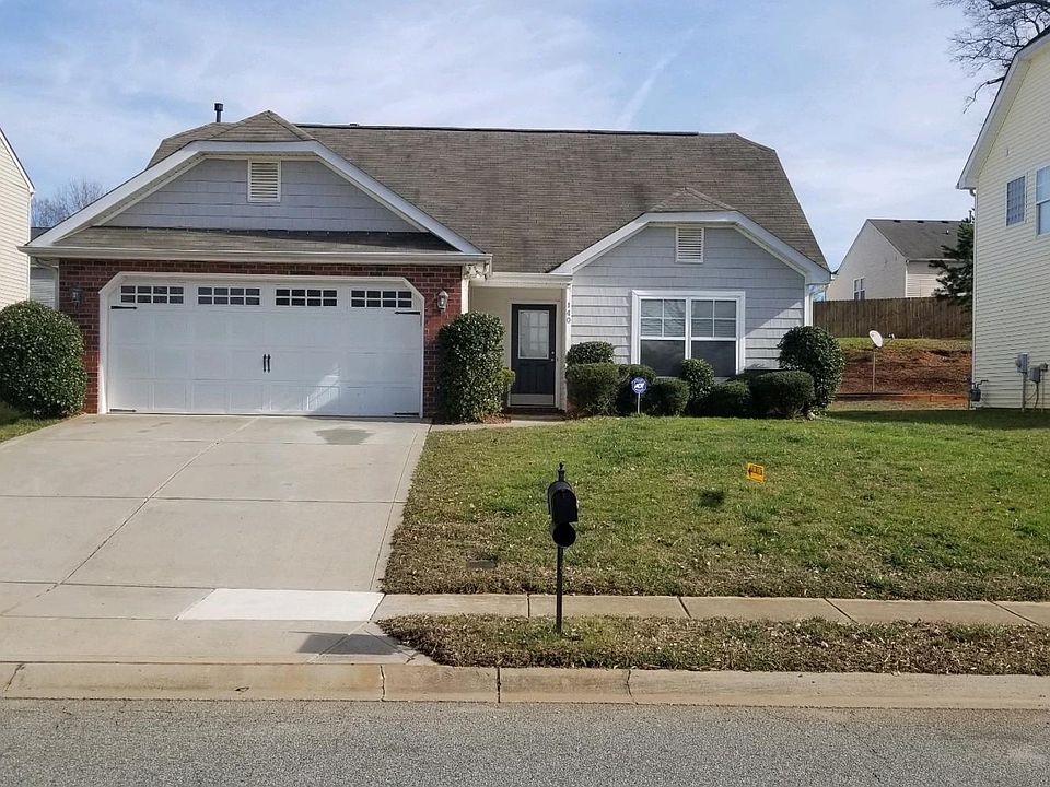 1st image of 140 Farm Springs Dr