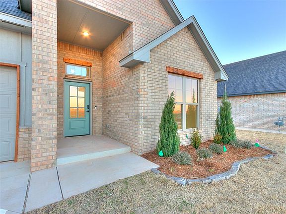 2nd image of 4101 Angel Oak Dr