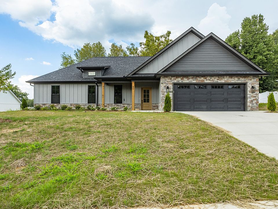 1st image of 40 Fountain Ct