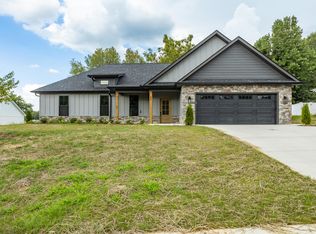 40 Fountain Ct, Johnson City, TN 37604