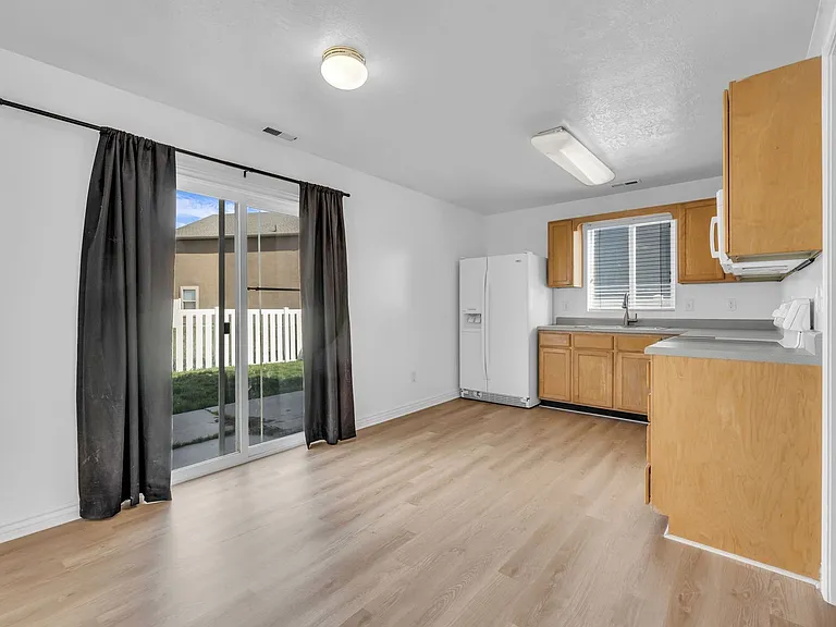 103 N Perth St — Photo 6