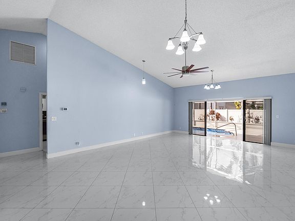 5th image of 281 N Country Club