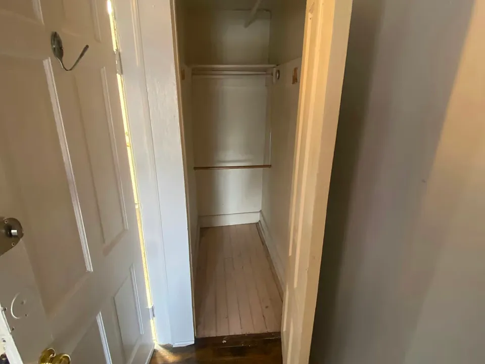 90 Myrtle St #8