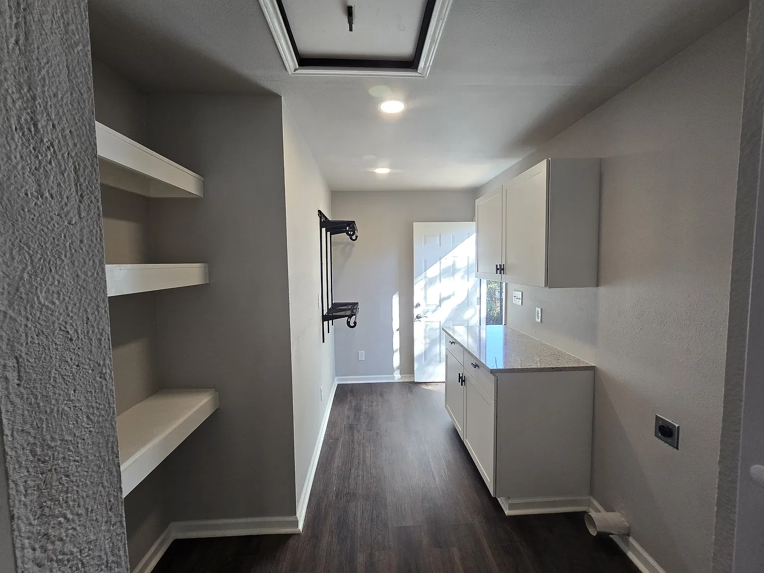 3 bed, 1308 sqft, $1,700 — Photo 2