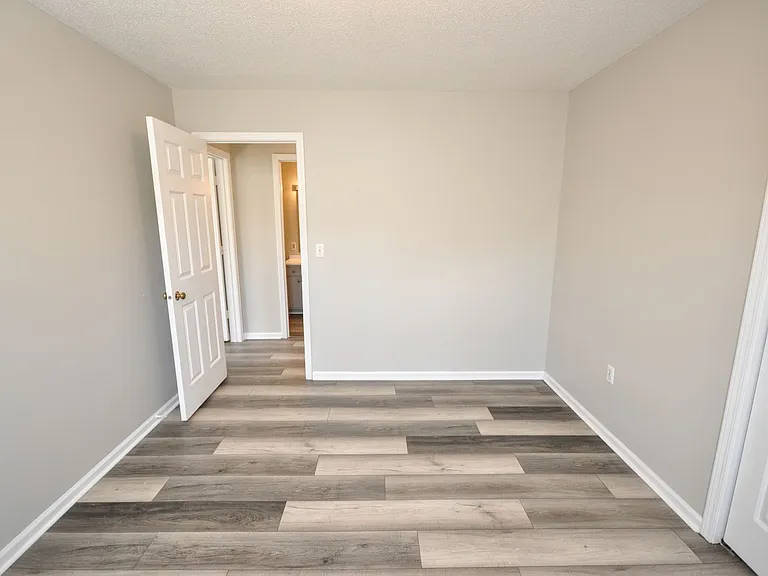 620 Oak Park Blvd #106 — Photo 37