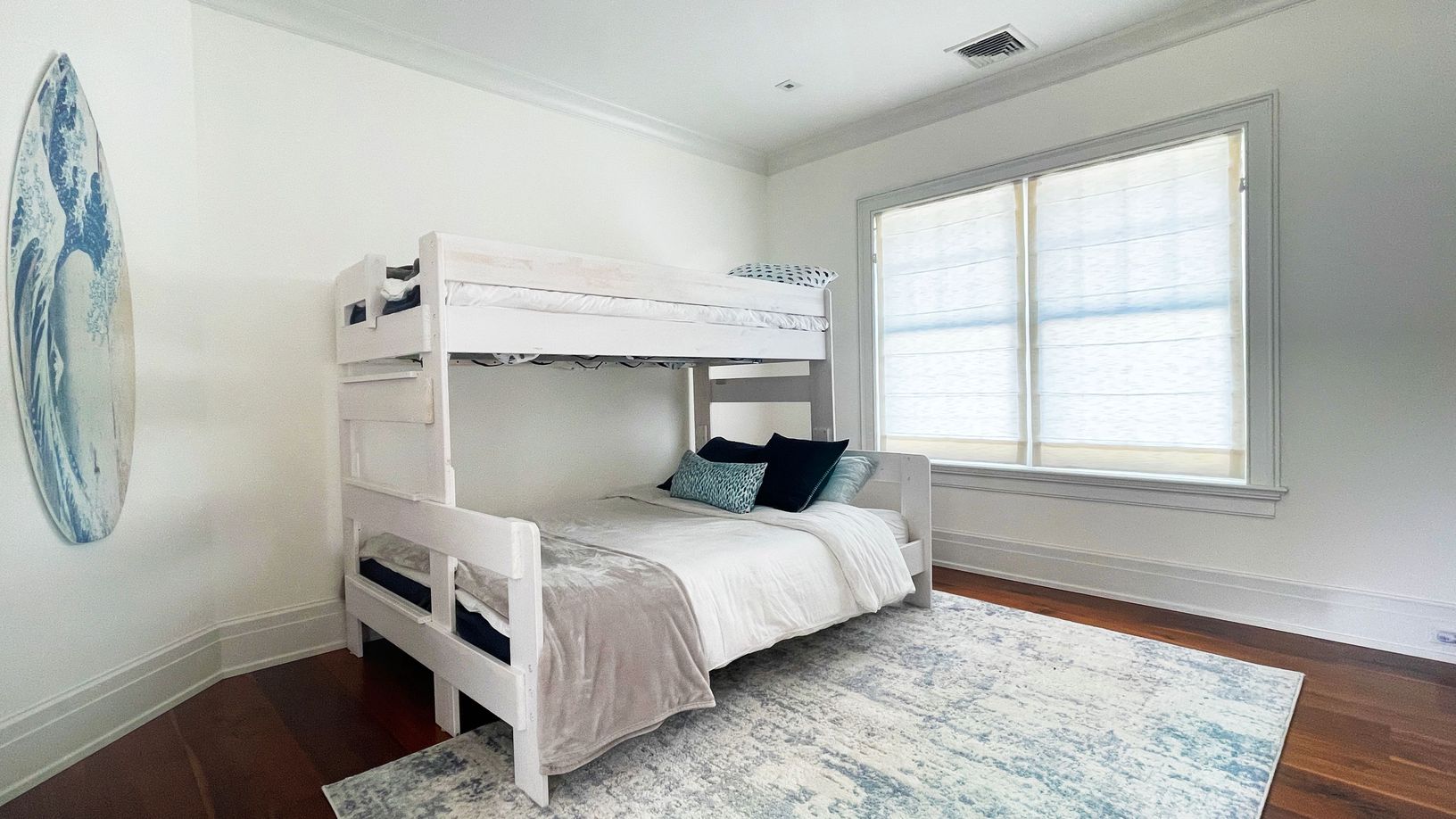  Guest bedroom with bunk bed, queen and twin