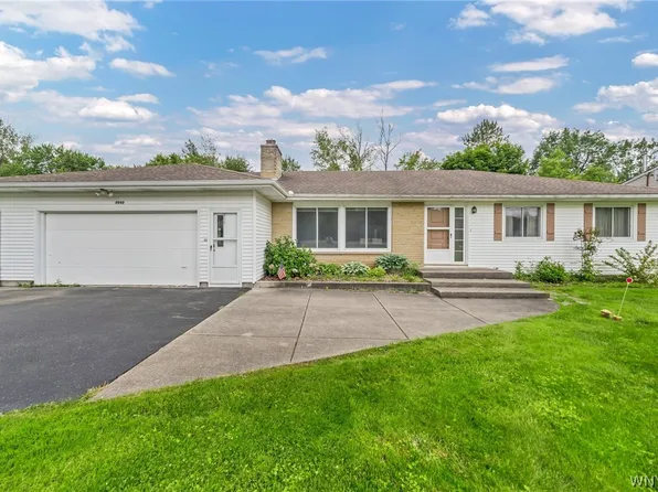 4990 Rogers Rd, Hamburg, NY 14075