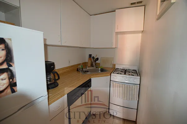 Rented by City Stop Realty | media 19