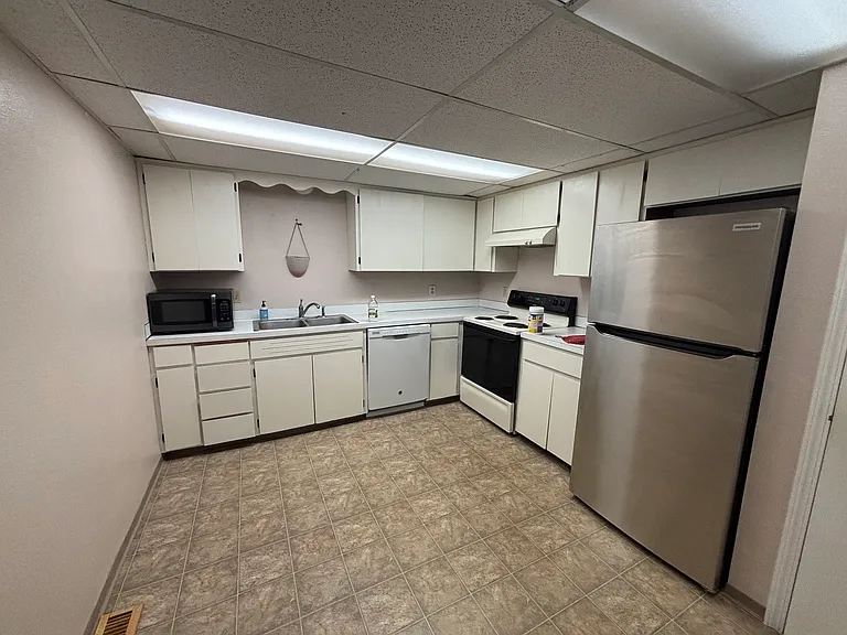 Kitchen (pantry not shown)