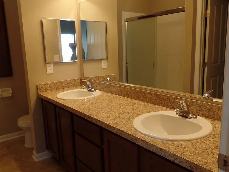 5353 Nottinghamshire Ln — Photo 7