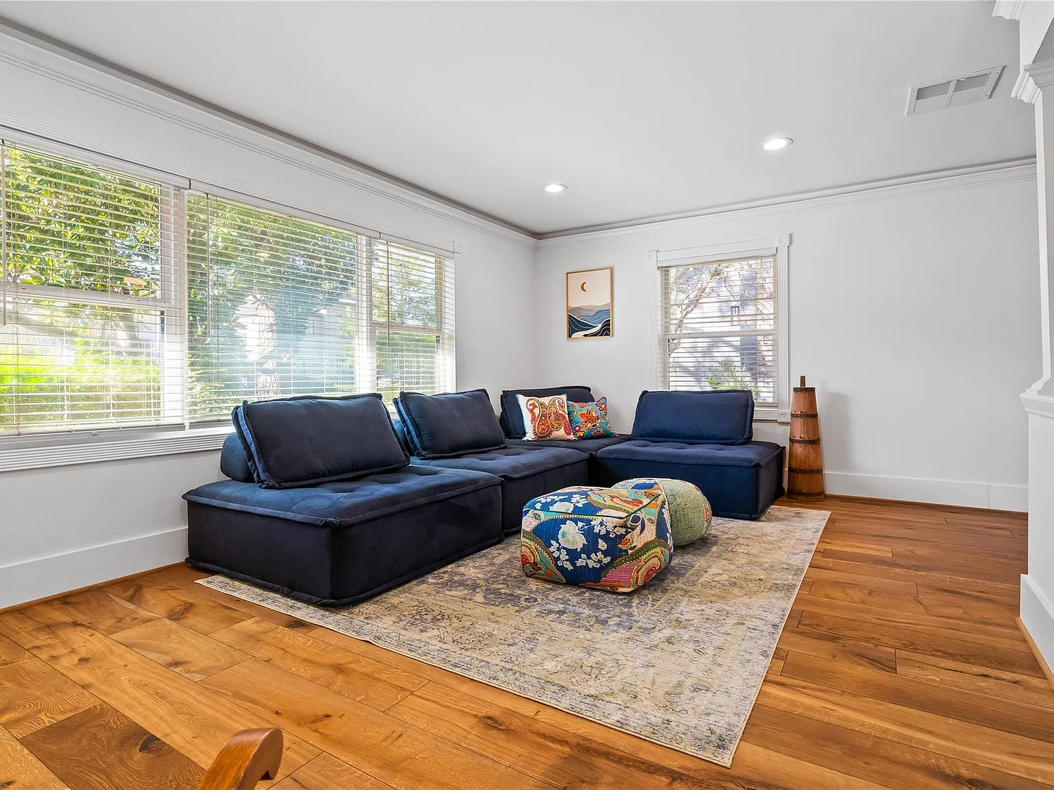 4 bed, 2.0 bath, 2629 sqft, $10,000 — Photo 3