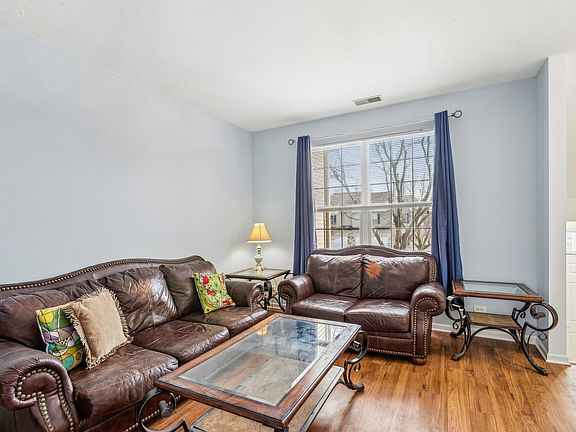 4th image of 1084 Ellsworth Dr #1084