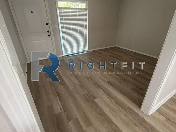 809 Macarthur Ave, Wake Village, TX 75501