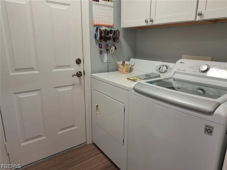 11037 Harbour Yacht Ct #2 — Photo 13