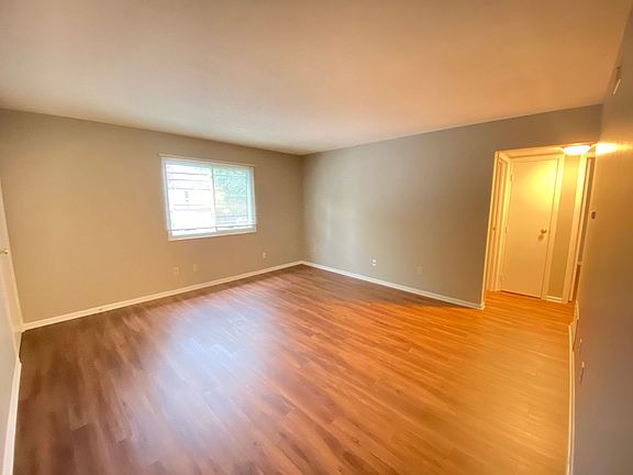 2nd image of 379 Wyandotte Ave APT 4