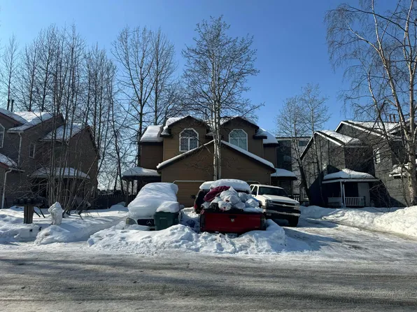 5450 & 5452 Larkspur Cir, Anchorage, AK 99507