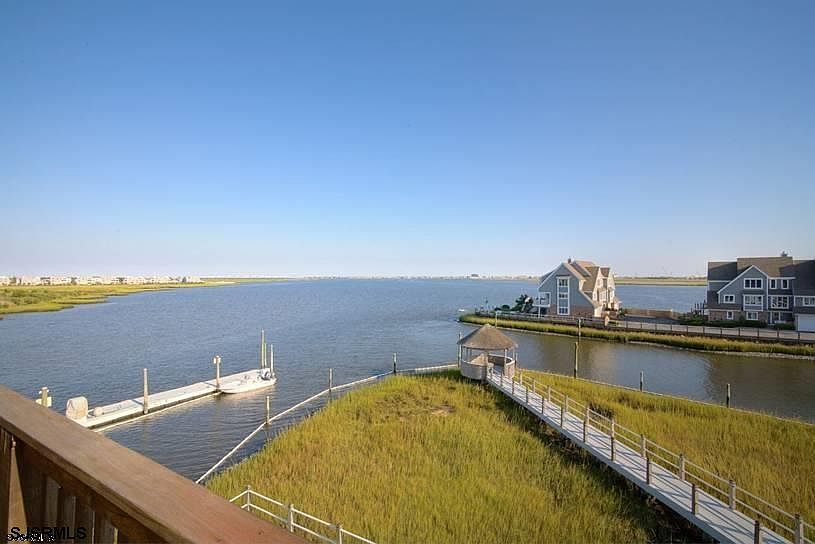 2nd image of 1404 Harbour Cv S Unit 1404