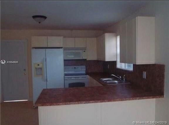 5th image of 529 NW 10th St