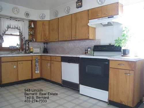 3rd image of 948 Lincoln St