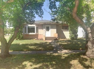 2003 2nd Ave E, Williston, ND 58801