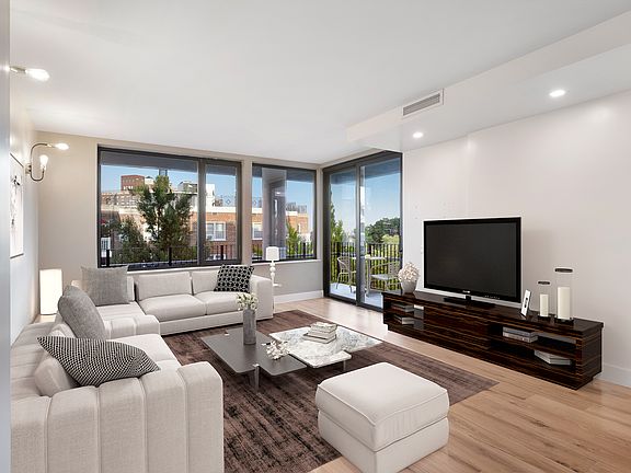 3rd image of 3707 Blackstone Pl #204