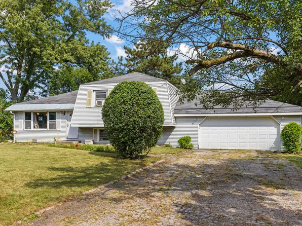 1N043 Darling St, Wheaton, IL 60188