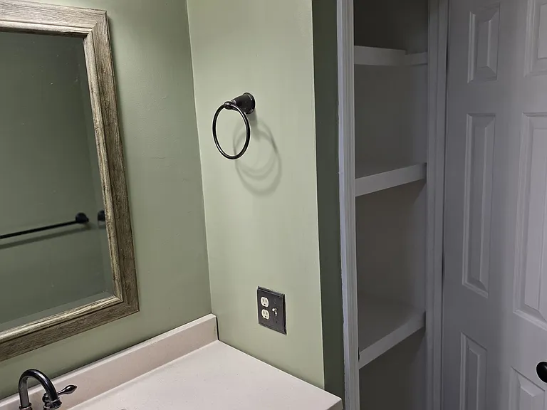 151 Kenyon Ave — Photo 6