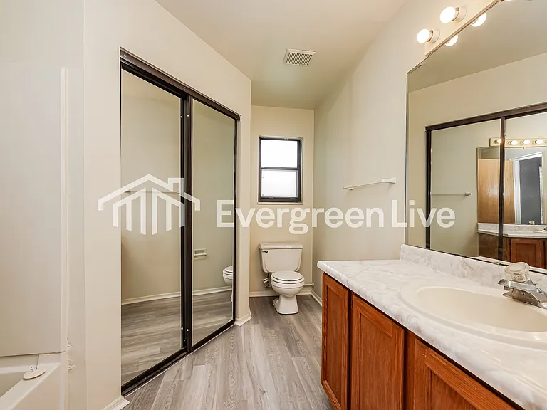 6453 Rolling Glen Dr — Photo 10