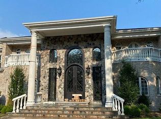128 Millet St N, Dix Hills, NY 11746