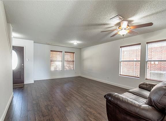 5th image of 2308 Chestnut Dr