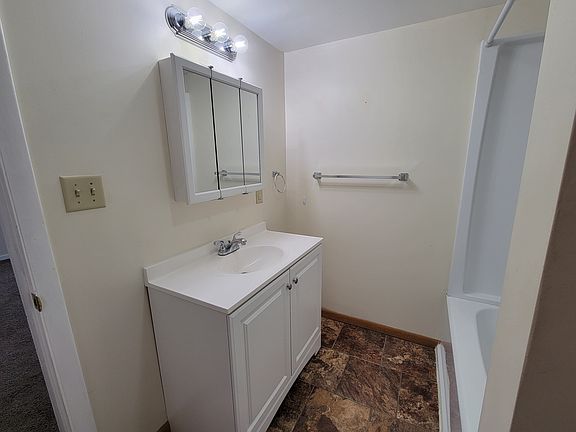 4th image of 215 N Green St
